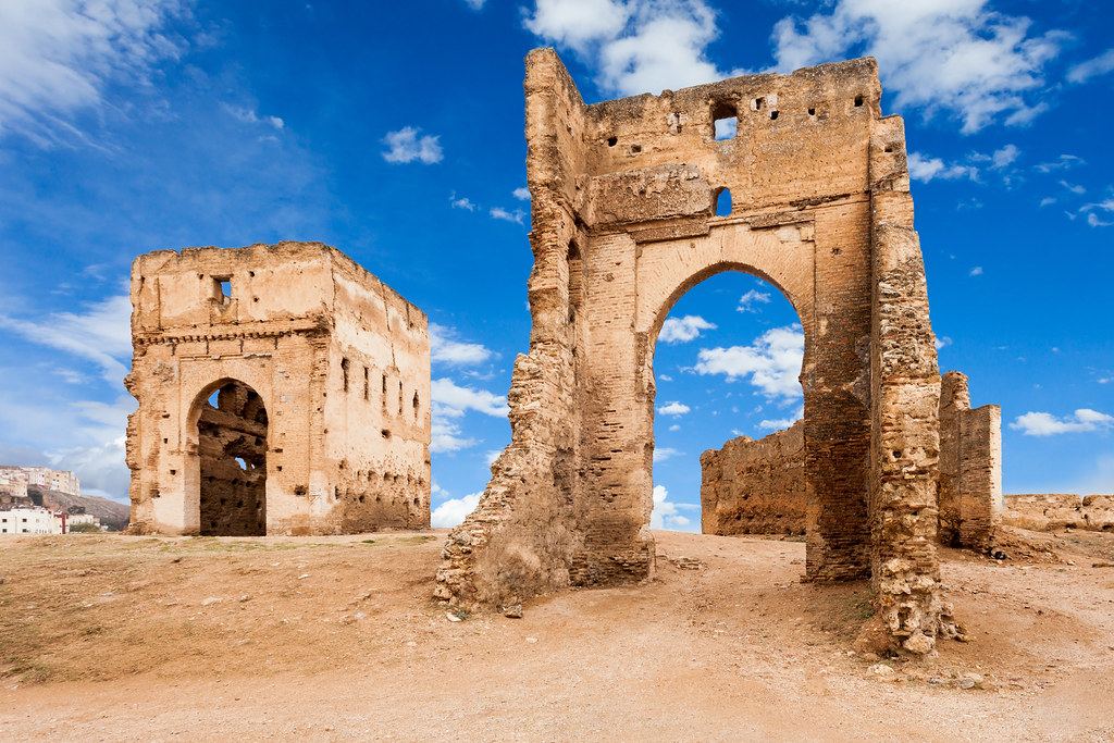 Les tombeaux Mérinides surplombant la ville impériale de Fès