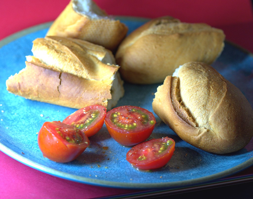 Vine Tomatoes with Baguette