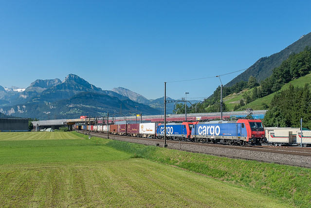 SBB Re 484 004 and 484 015