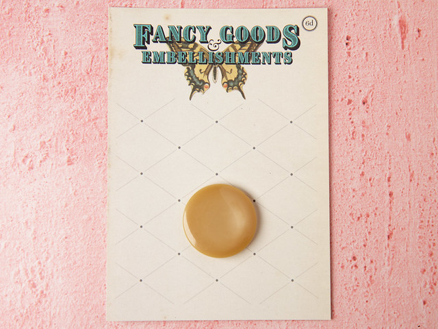 Large light brown shanked vintage plastic button – 35mm