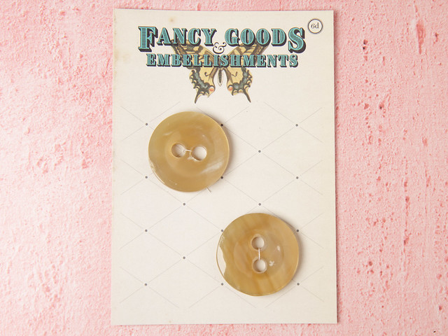 Set of 2 giant light brown vintage plastic buttons – 39mm