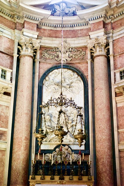 Mafra's Convent - Basilique - One of the several chapels