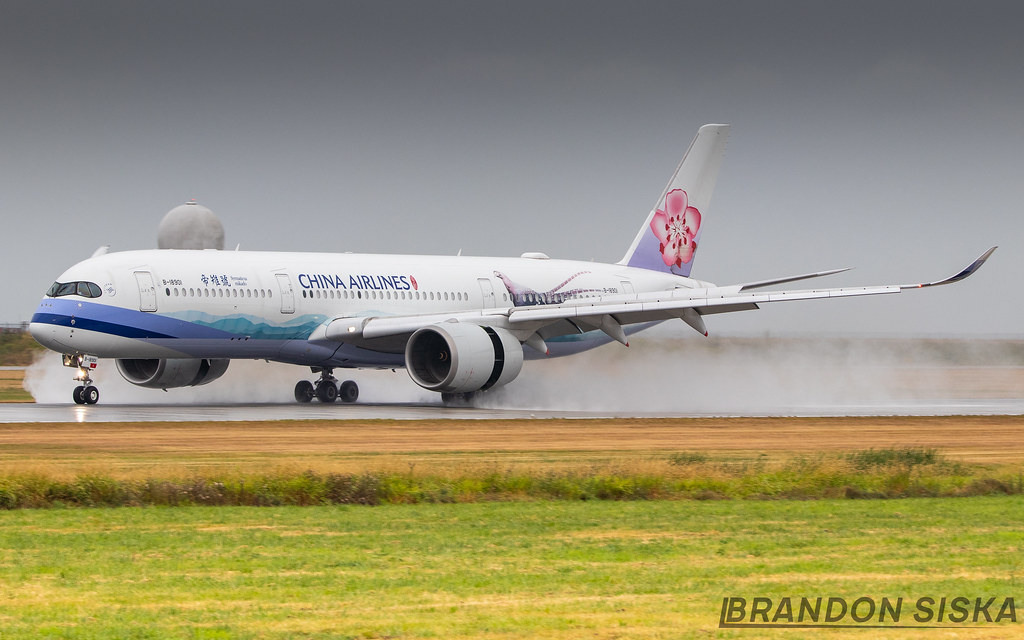 B-18901 China Airlines Airbus A350-941@YVR 07Aug20