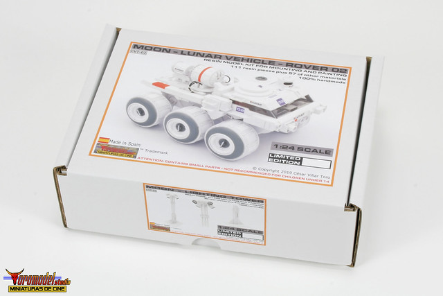 TOROMODELSTUDIO - MOON Model kit - Rover 02 - Embalaje (1)