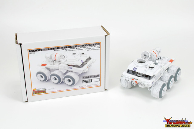 TOROMODELSTUDIO - MOON Model kit - Rover 02 - Embalaje (2)