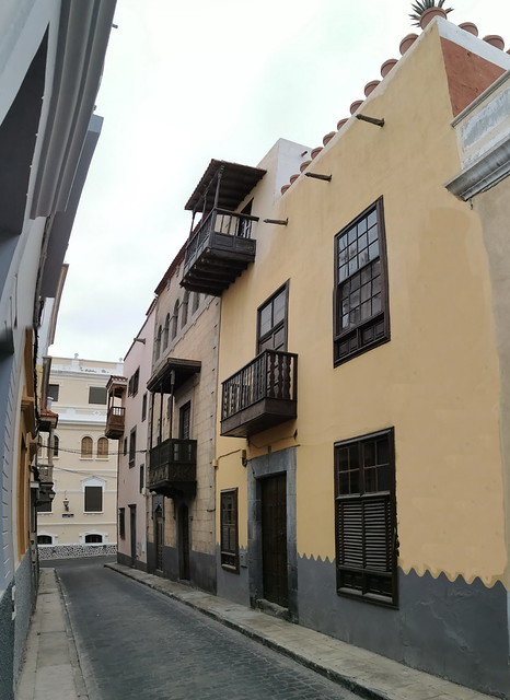 edificio calle San Marcos nº 26 y 28 balcón canario estilo mudéjar barrio de Vegueta Las Palmas de Gran Canaria 54