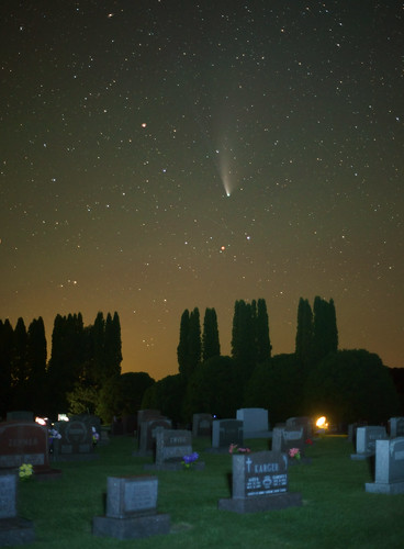 night landscape scenic stars trees comet neowise minnesota cemetery graveyard friedhof headstones
