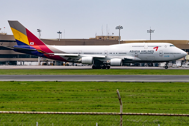 Asiana Airlines - Boeing 747-48E(M) / HL7423 @ Manila