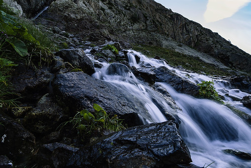 remuñe longexposure irix15mm pentaxk1ii pirineos pirinees mountain creek longexposurewater silk rocks sunrise morning summer benasque benas valley enviroment waterfall handheld