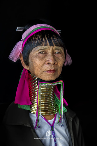 kayanlahwiwoman neckring humanface myanmar myanmarculture adult adultsonly asiantribe beautifulpeople blackbackground brass buddhism circle colourimage cultures ethnicity exoticism fineartportrait headshot hilltribes humanbodypart humanhead indigenousculture jewellery looking neck necklace oneperson oneseniorwomanonly onewomanonly onlywomen outdoors padaung people photography portrait senioradult seniorwomen shanstates southeastasia traditionalclothing trapped travel traveldestinations vertical women
