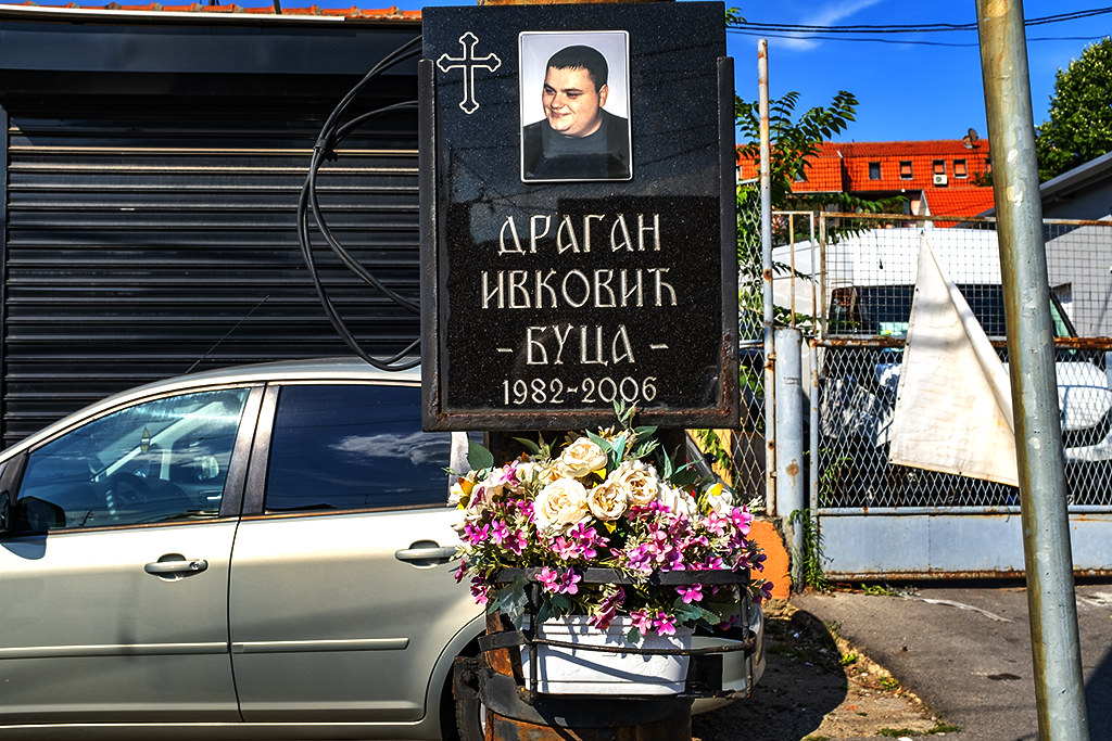 Sidewalk memorial to accident victim in Cvetkova Pijaca on 8-12-20--Belgrade
