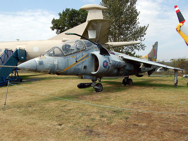 XW268 Hawker-Siddeley Harrier T.4A