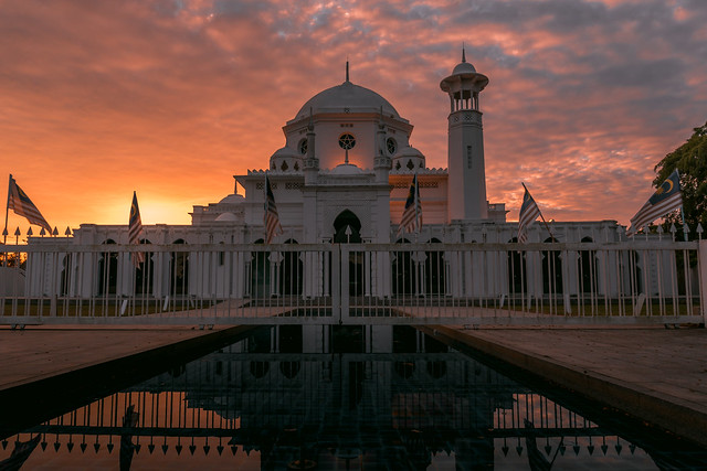 Sunset at Sultan Abdullah Mosque