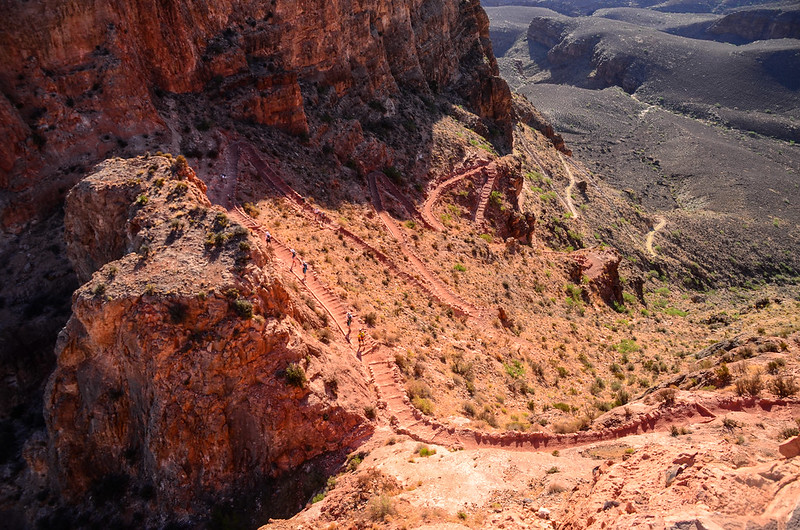 Looking down onto South Kaibab Trail from Skeleton Point 1