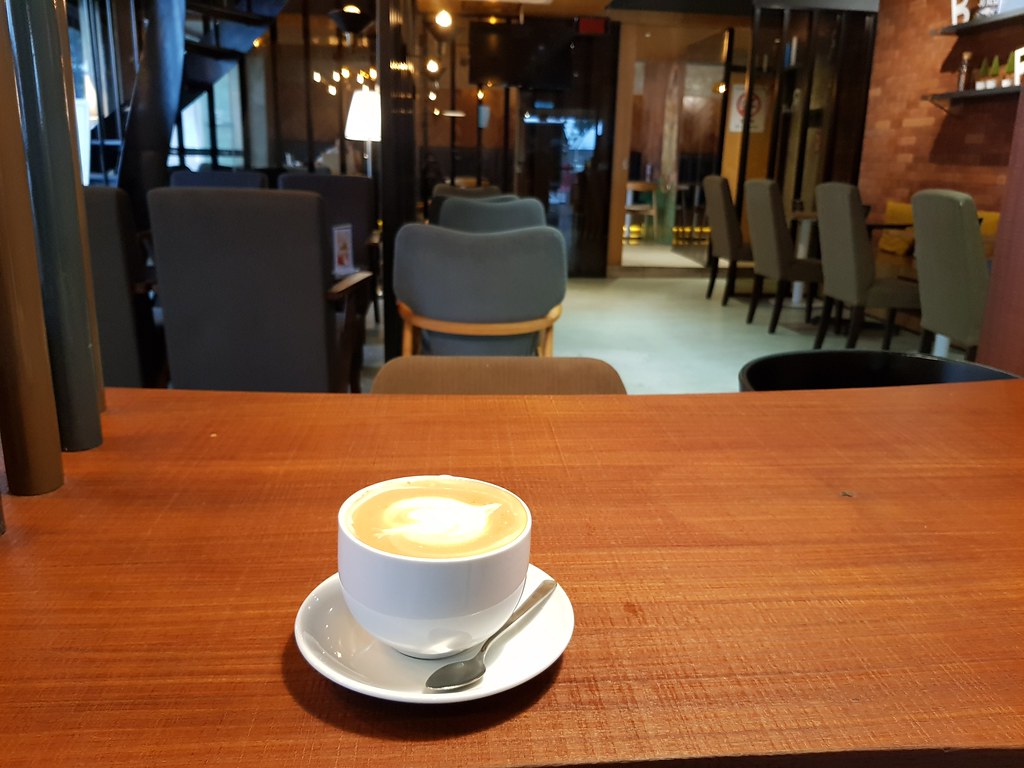 拿鐵 Latte rm$11.50 @ Baiwago Plus Cafe KL Kuchai Lama