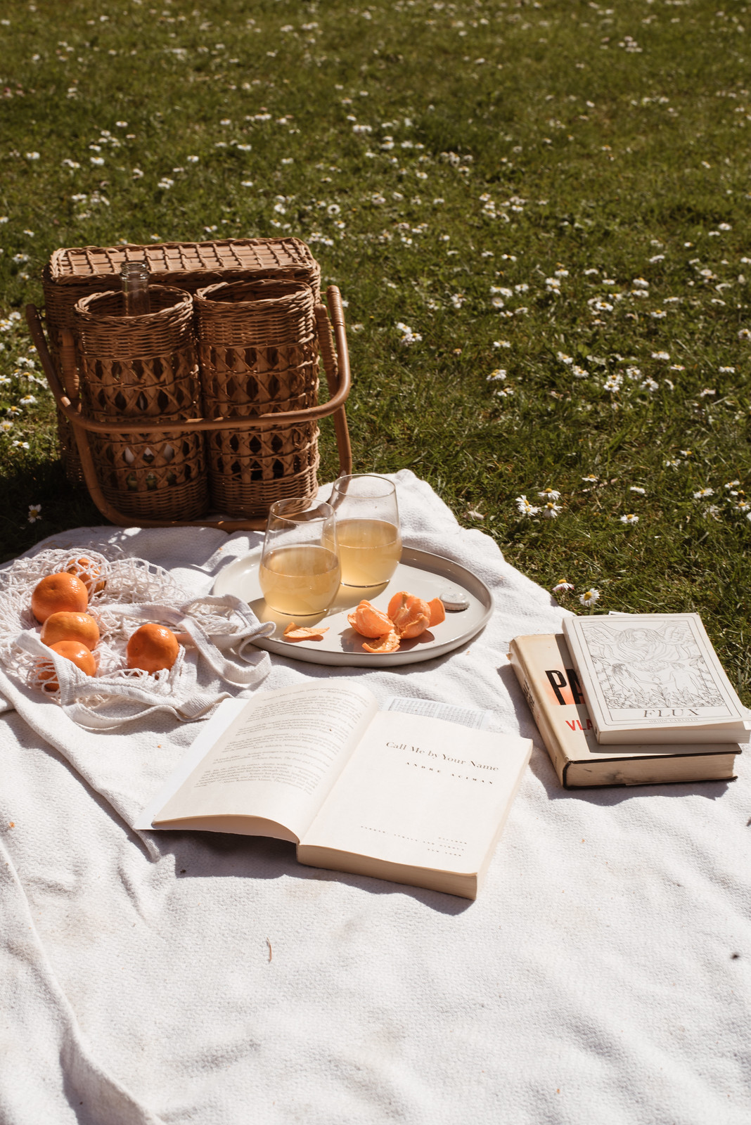 orange wine picnic on juliettelaura.com