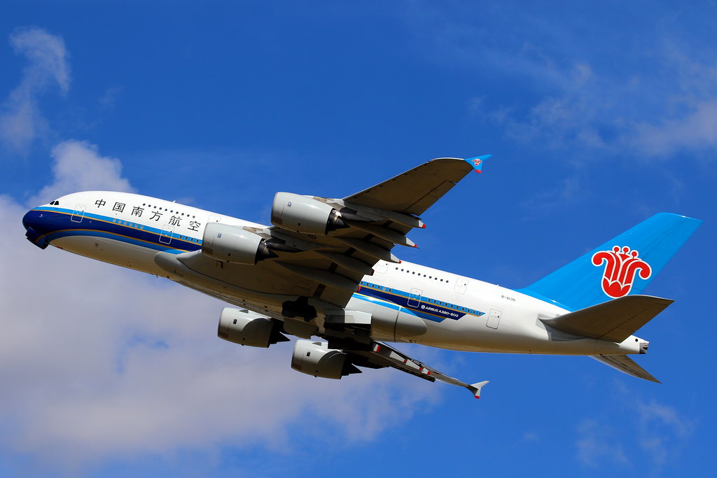 China Southern Airlines 中国南方航空 Airbus A380-841 B-6136
