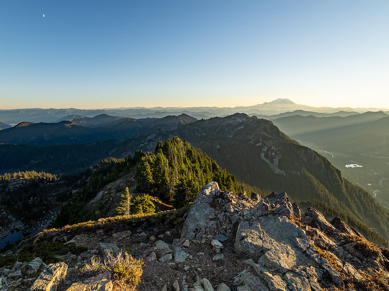 Snoqualmie Pass Ridgelines (1,904m)