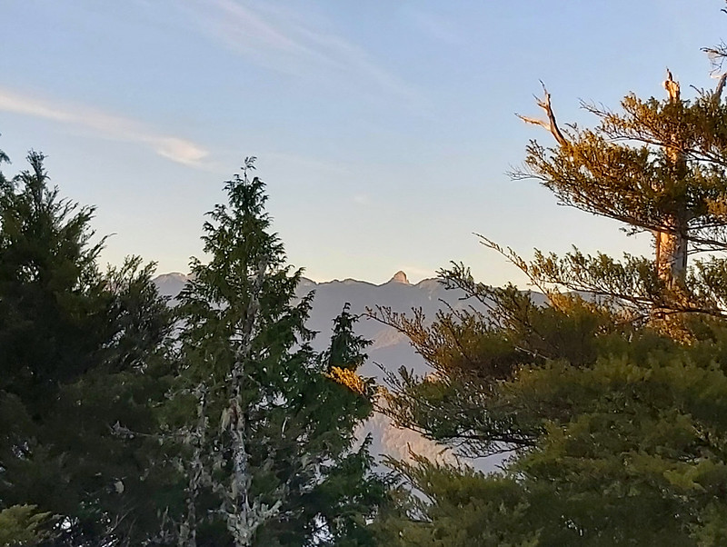 Smangus- Mt. Dabajian in the early morning