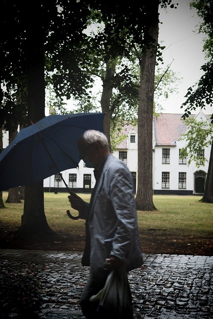 It rains in Bruges