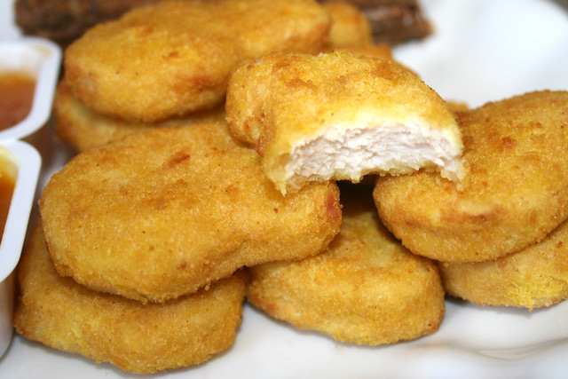 09 - Vossko Chicken Nuggets -  Bite / Angebissen