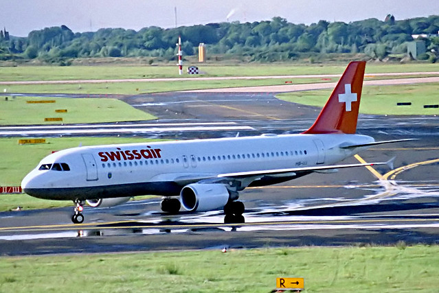 HB-IJJ   Airbus A320-214 [0585] (Swissair) Dusseldorf Int'l~D 26/08/1996