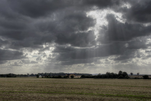 sunrays landscape barn field farm arable willingaleroad nortonheath essex clouds