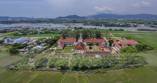 free stock image high resolution best royalty travel tourism destination background nature traditional abstract landscape aerialview vietnam vietnamese quynhon binhdinh langsong seminary architecture historic building monument retro christian exterior catholic theologicalseminary old culture religion statue cross landmark catholicism oldtown church city evening gate outdoors stone bronze ancient
