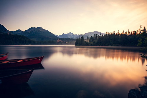 longexposure morning mountain lake sunrise see calm sonnenaufgang tatras hightatras longexpo strbske langzeitaufnahme lzb water wasser bodyofwater fog foggy sun berg reisen berge ruhig silence stille slovakia slowakei