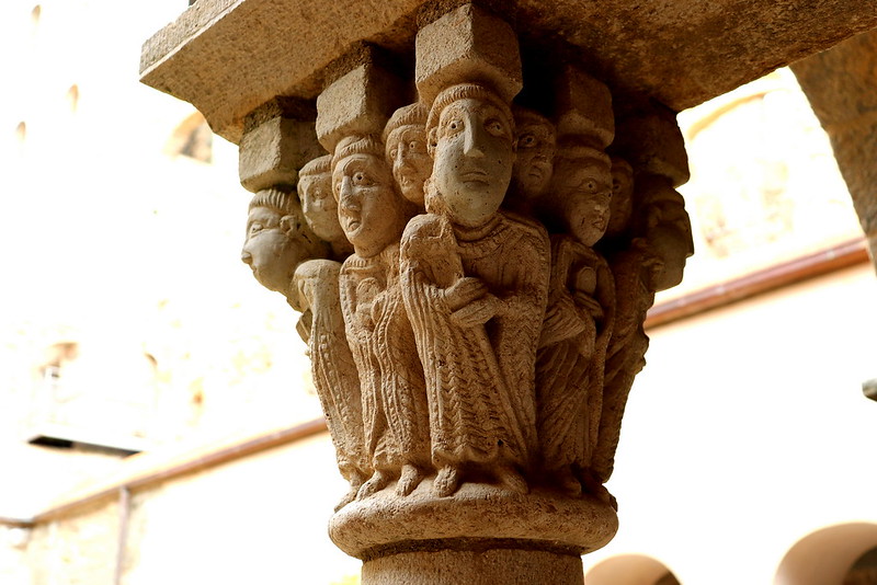 capitel claustro de Sant Pere de Rodes