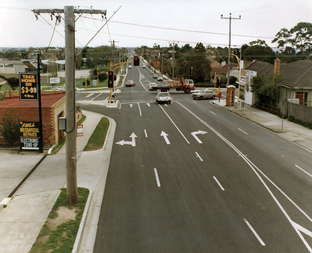 View looking west along Waverley Road towards Huntingdale Road intersection, Mount Waverley, May 1980