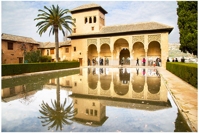 Granada - La Alhambra - Patio de los Arrayanes / Court of the Myrtles
