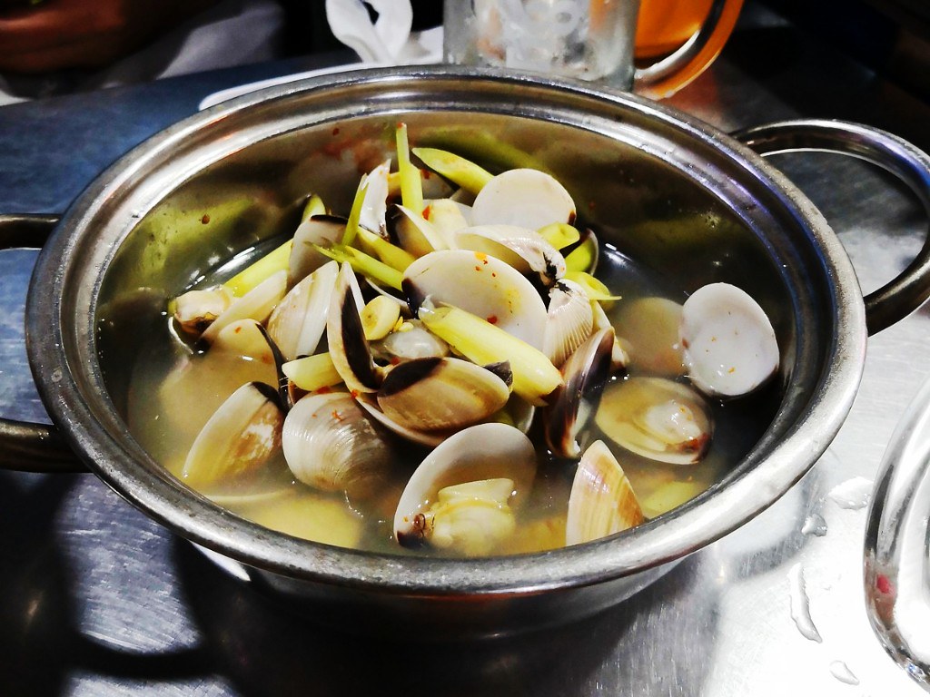 Steamed clams in seafood restaurant