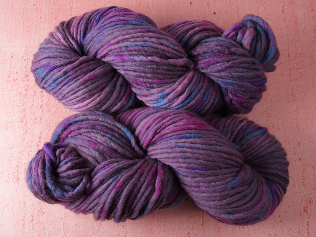 Phlump Merino – super chunky/superbulky Merino wool superwash hand-dyed yarn 200g – ‘The Grey Area’