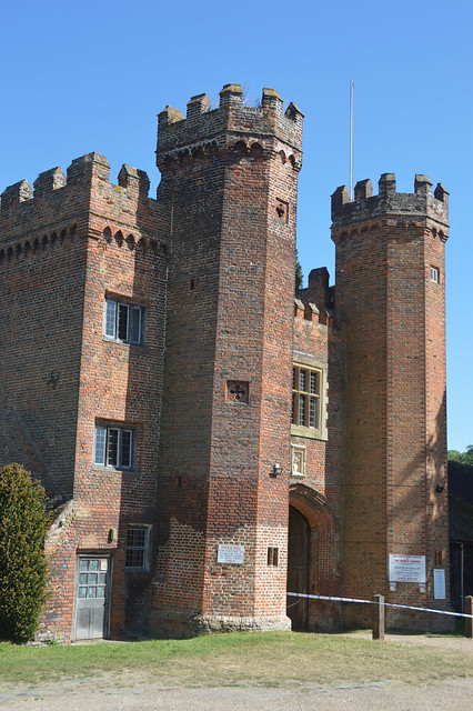 Lullingstone Castle gatehouse 