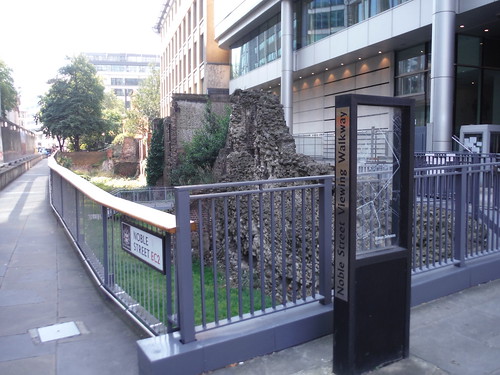 Noble Street Viewing Walkway and Panel, with very large piece of the London Wall SWC Short Walk 47 - The London Wall