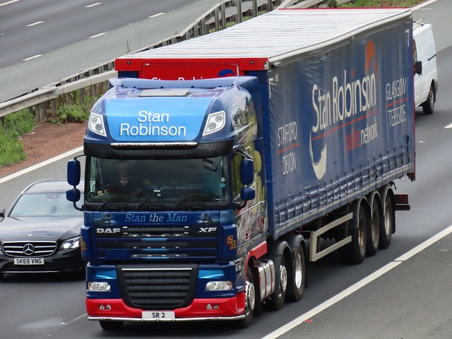 Stan Robinson, DAF-XF (SR2) On The A1M Southbound