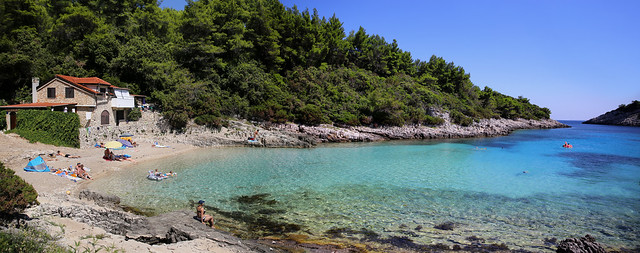 The beautiful turquoise colour of the protected bay of Zitna
