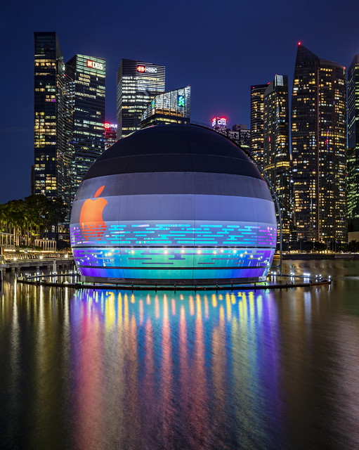 Futuristic Apple Store floating by the Marina Bay, Singapore