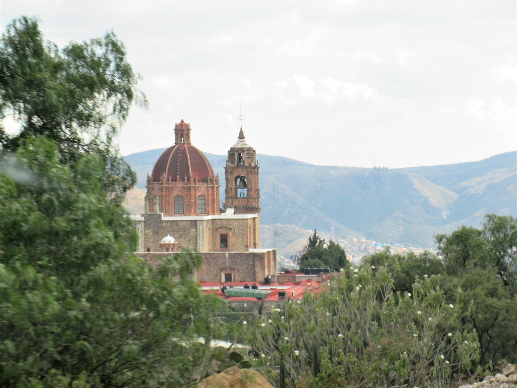 Iglesia de la Valenciana and view north of Guanajuato, Mex… | Flickr