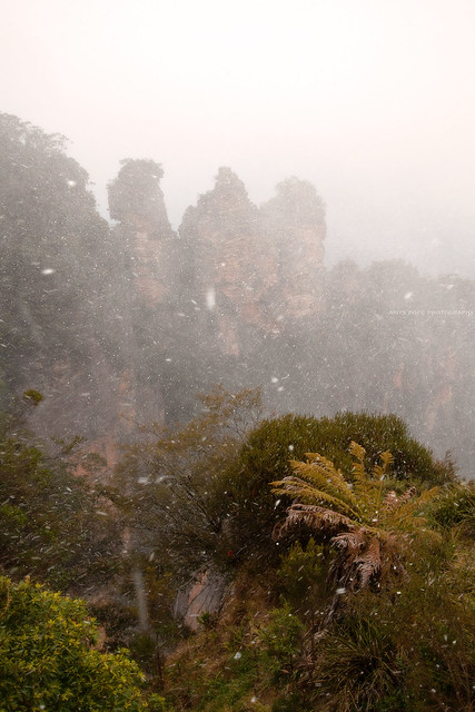 3 Sisters Snowglobe || BLUE MTNS || NSW