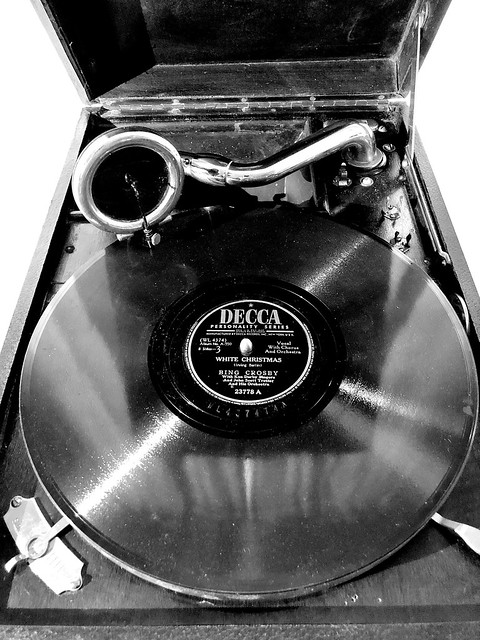 Retro Vinyl - 78’s & Portable Gramaphone - His Master’s Voice