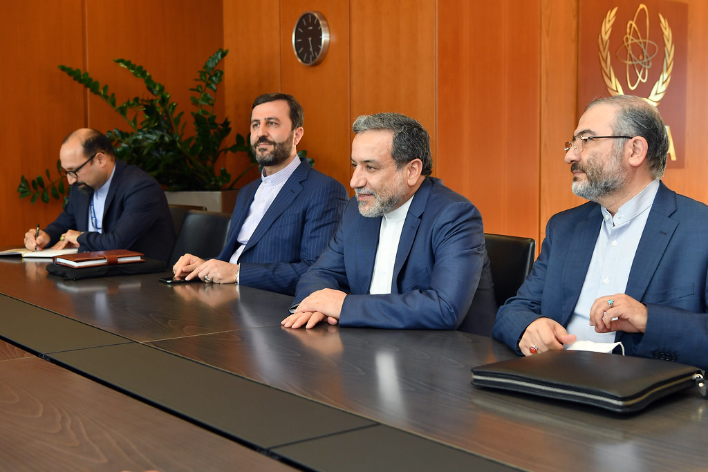 Iran: inga planerade samtal med USA trots krigsor