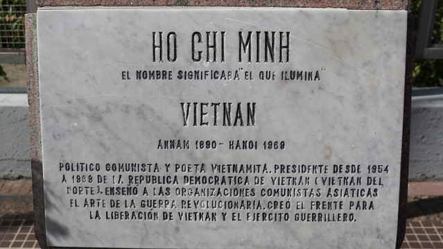 Ofrenda con motivo del 75 aniversario de la Independencia de la República Socialista de Vietnam