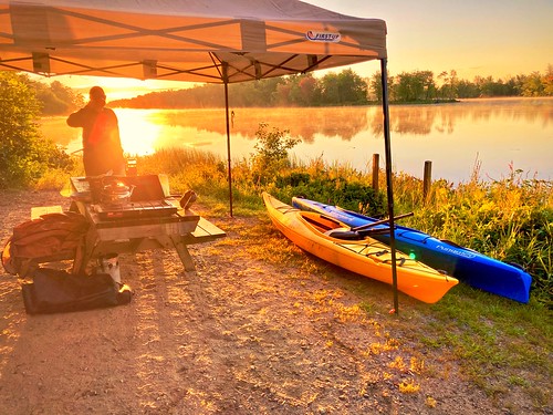 camping sunrise dawn kayak quebec gatineau ottawariver sepaq parcnationaldeplaisance iphonese