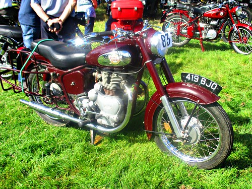 royalenfield british 1950s meteor supermeteor motorbike motorcycle bike onslowpark shrewesburysteamfair2016 419bjo hagrid harrypotter deathlyhallows2