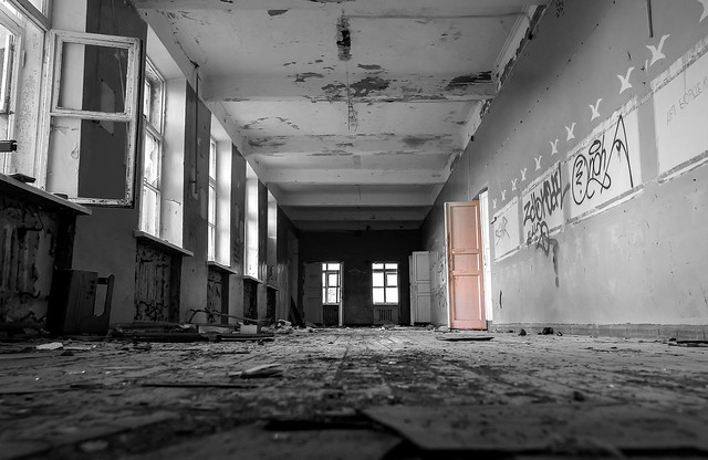 Teriberka, old abandoned school
