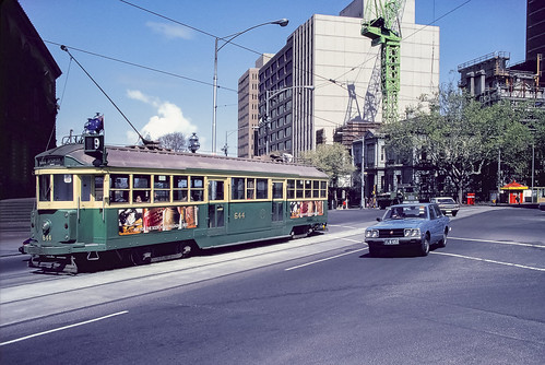 phunnyfotos australia victoria vic melbourne city cityscape tram cbd car street canon canonat1 kodachrome 1980s 1980 80s melbournetram wclasstram flag
