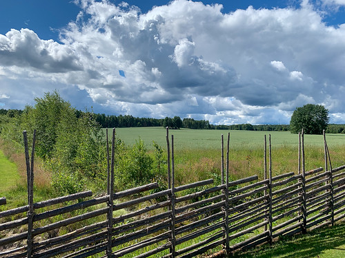 iPhone Xs by Håkan Dahlström, 2020 apple iphone mobile mobilephoto xs kumlakommun örebrocounty sweden f18 iphonexs landscape uncro