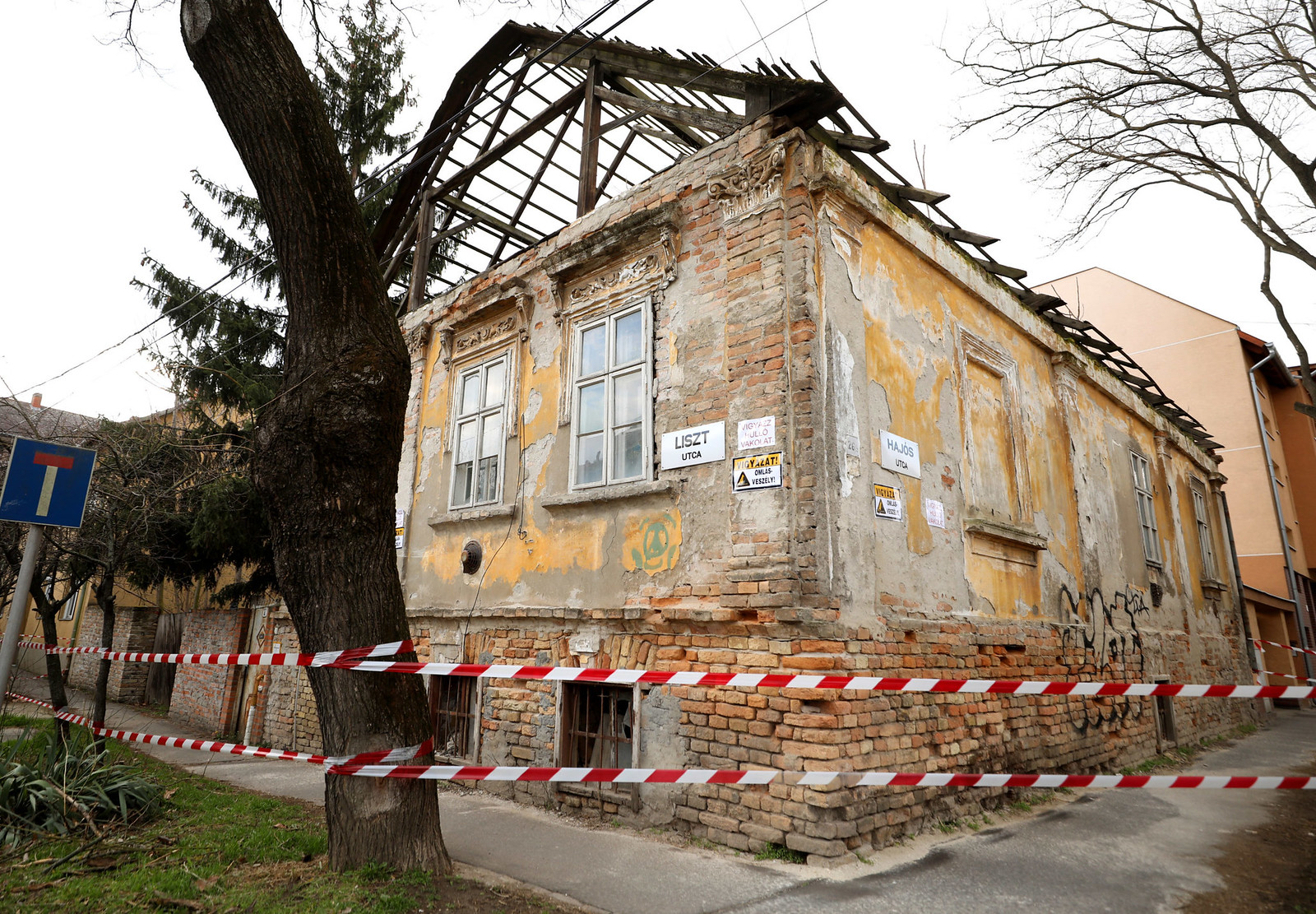 Lebontották Felsőváros egyik utolsó napsugaras házát